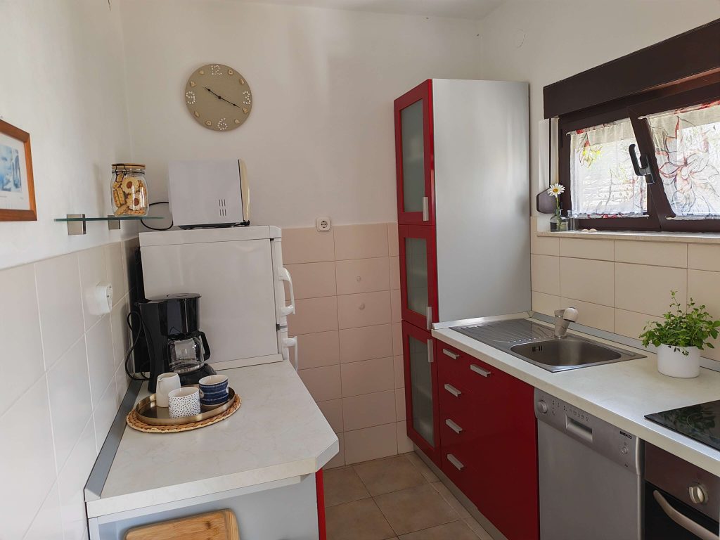 rogoznica beach house kitchen scaled